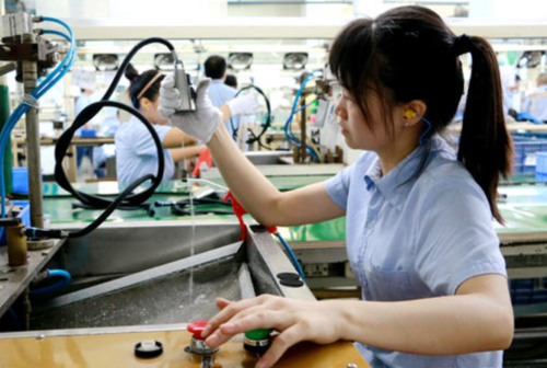 深圳工廠正月初三開工潮 為何今年這么早？